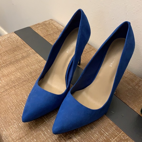 Size 9.5 Saks Fifth Avenue heels - Picture 5 of 5